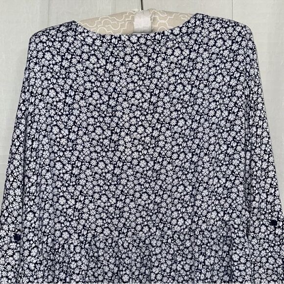 Cynthia Rowley 3X Navy White Ditsy Floral V-Neck Button Front Tunic - Picture 6 of 14